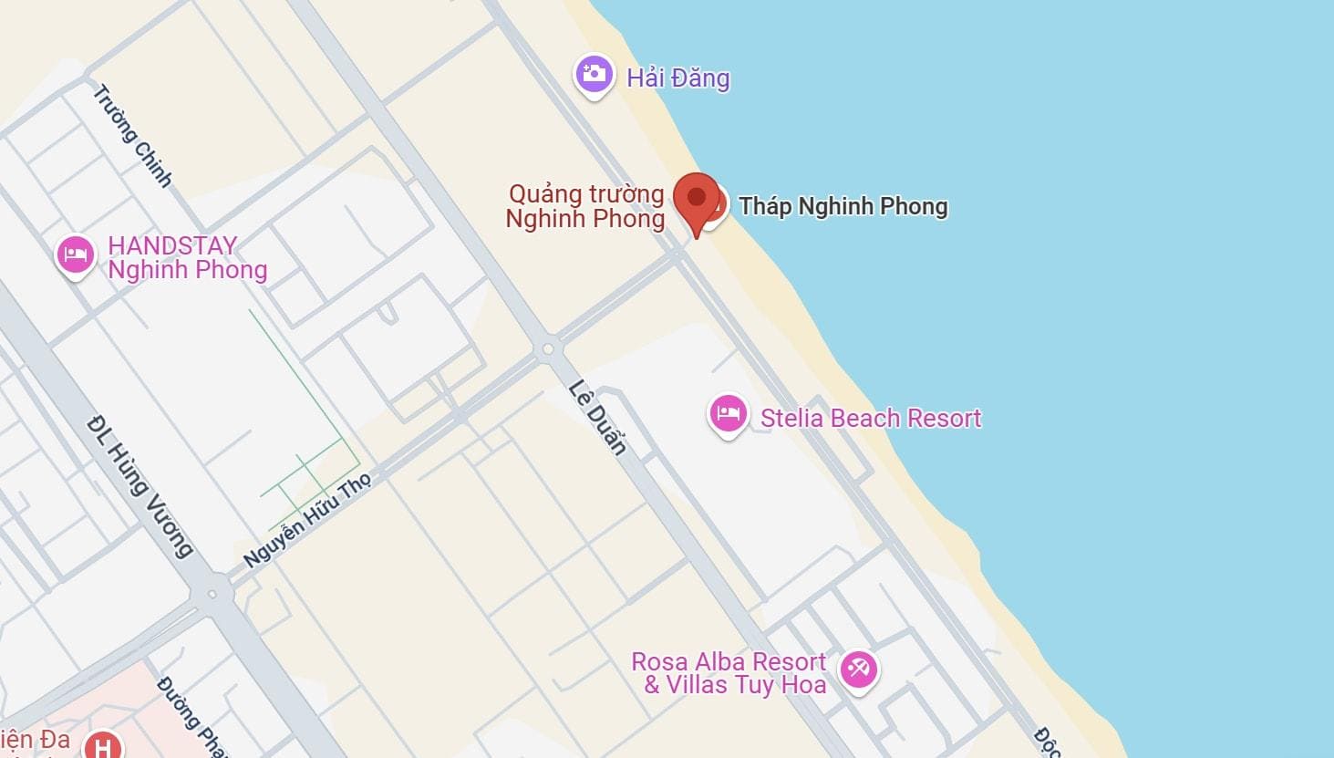 Vị trí đắc địa và giáp biển của tháp Nghinh Phong. (Nguồn: Internet)